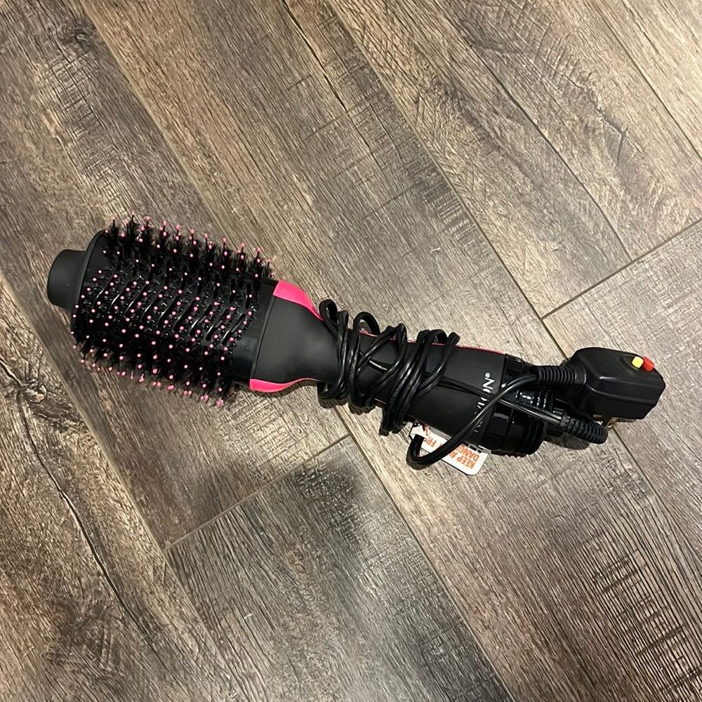 Revlon one-step hairdryer brush